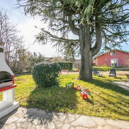 Vakantiehuis Cedar House Few Minutes From - Happy *