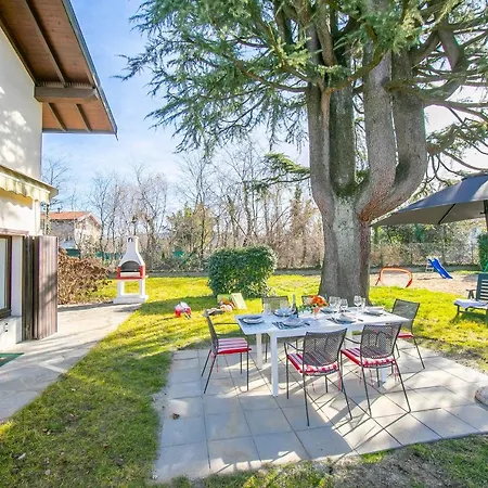 Cedar House Few Minutes From - Happy Nyaraló *