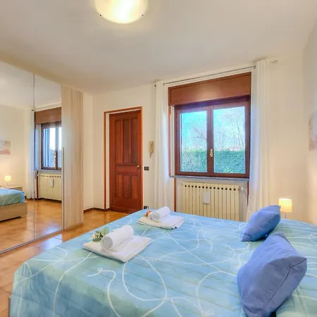 Cedar House Few Minutes From - Happy *