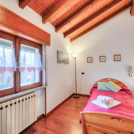 Cedar House Few Minutes From - Happy *