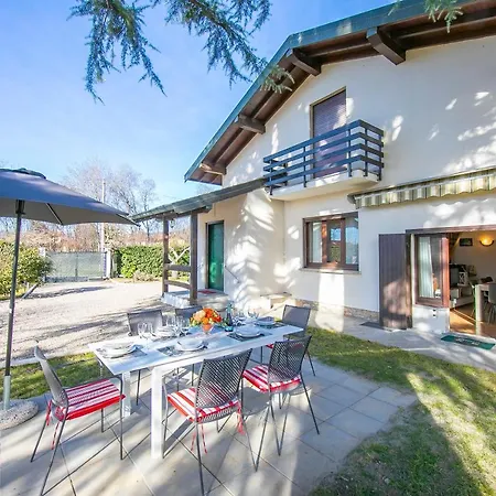 Nyaraló Cedar House Few Minutes From - Happy *