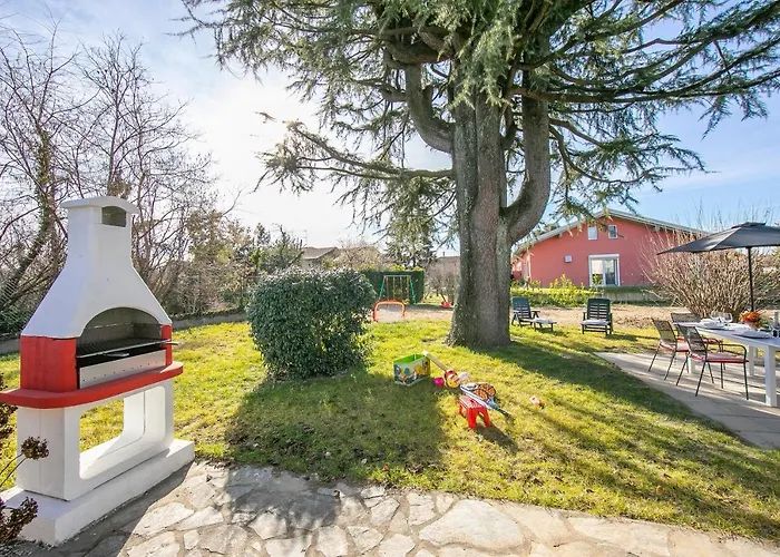 Vakantiehuis Cedar House Few Minutes From - Happy *