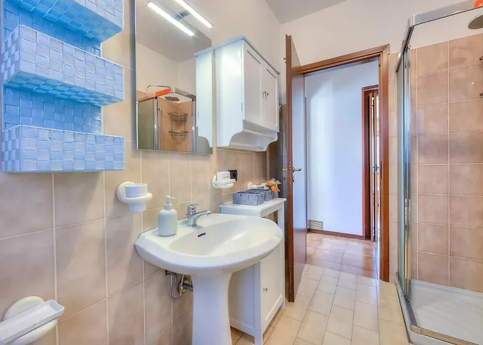 Cedar House Few Minutes From - Happy * Angera