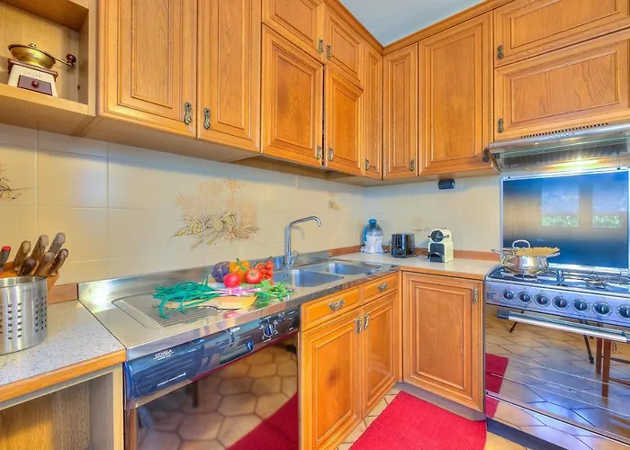 Cedar House Few Minutes From - Happy Angera