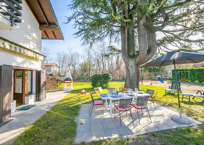 Cedar House Few Minutes From - Happy Vakantiehuis *