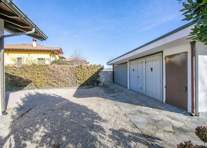 Vakantiehuis Cedar House Few Minutes From - Happy