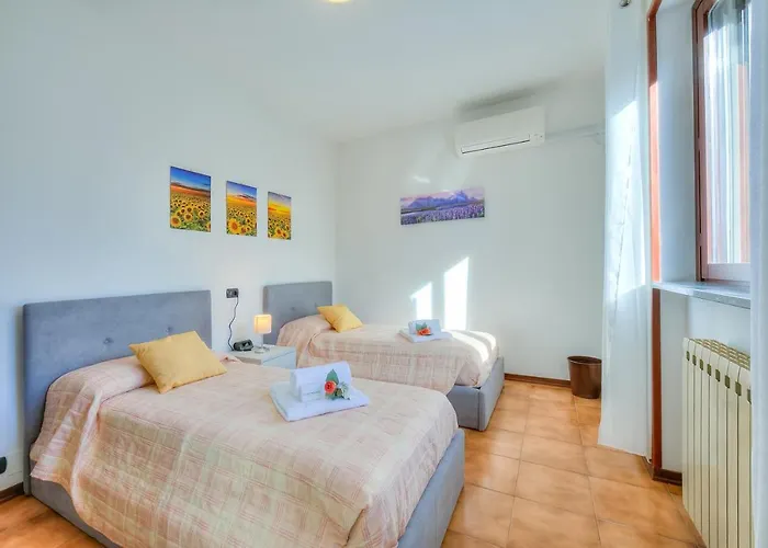 Vakantiehuis Cedar House Few Minutes From - Happy *