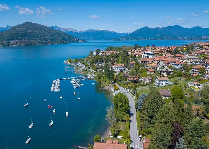 Cedar House Few Minutes From - Happy Vakantiehuis *