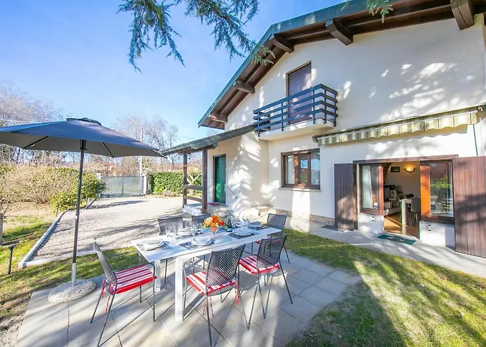 Vakantiehuis Cedar House Few Minutes From - Happy *