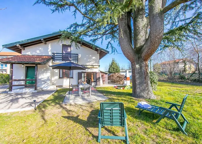 Cedar House Few Minutes From - Happy Nyaraló *