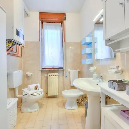 Cedar House Few Minutes From - Happy