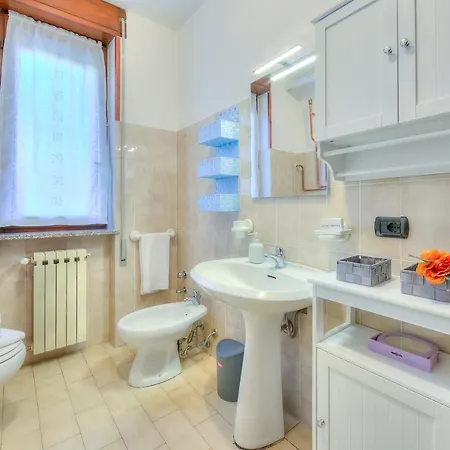 Vakantiehuis Cedar House Few Minutes From - Happy *