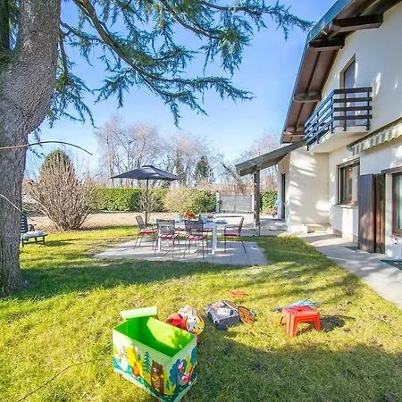 Cedar House Few Minutes From - Happy * Angera