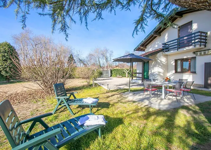 Cedar House Few Minutes From - Happy *