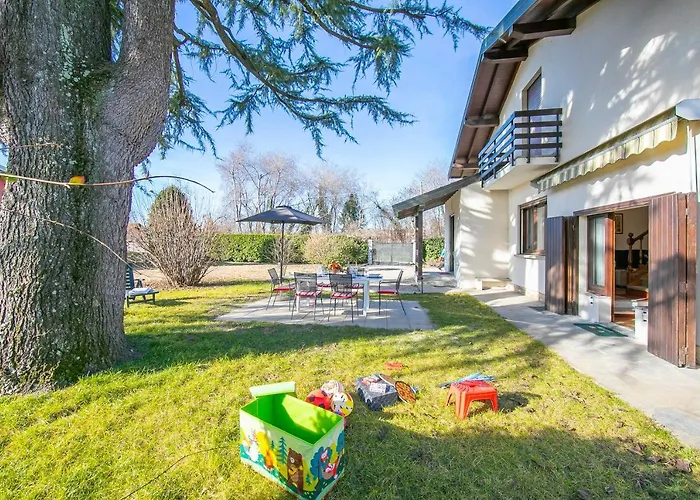 Cedar House Few Minutes From - Happy * Angera